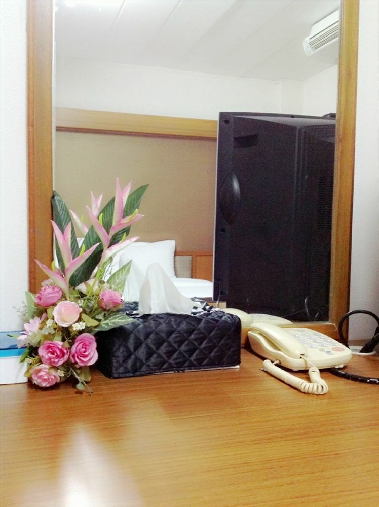 พี พาร์ค เรสซิเดนซ์ จรัญสนิทวงศ์ Hotel กรุงเทพมหานคร ภายนอก รูปภาพ
