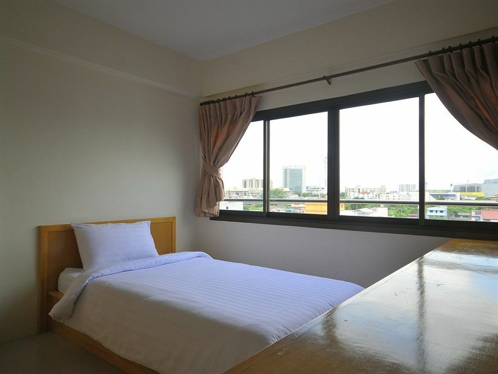 พี พาร์ค เรสซิเดนซ์ จรัญสนิทวงศ์ Hotel กรุงเทพมหานคร ภายนอก รูปภาพ